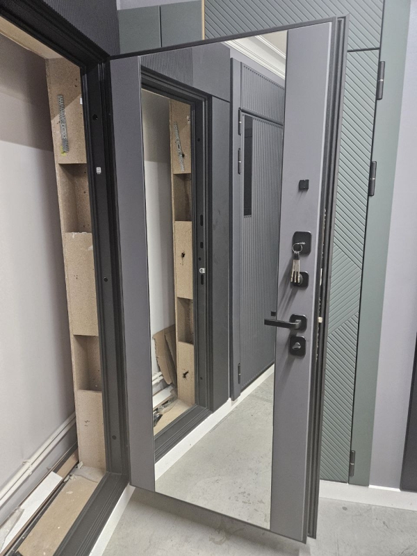 Амур Серая с зеркалом